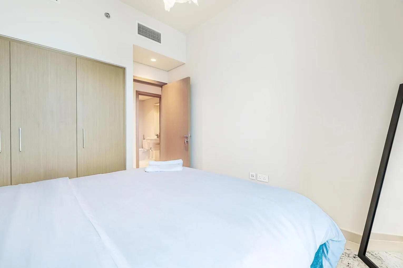 Gone - Creek Res 1403 Apartment Dubai United Arab Emirates