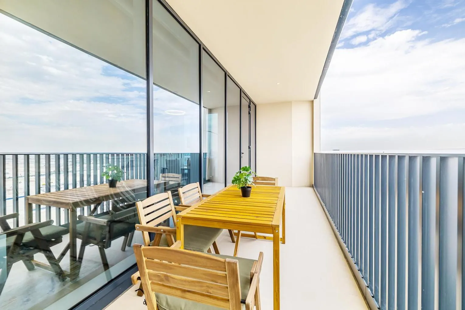 Gone - Creek Res 1403 Apartment Dubai